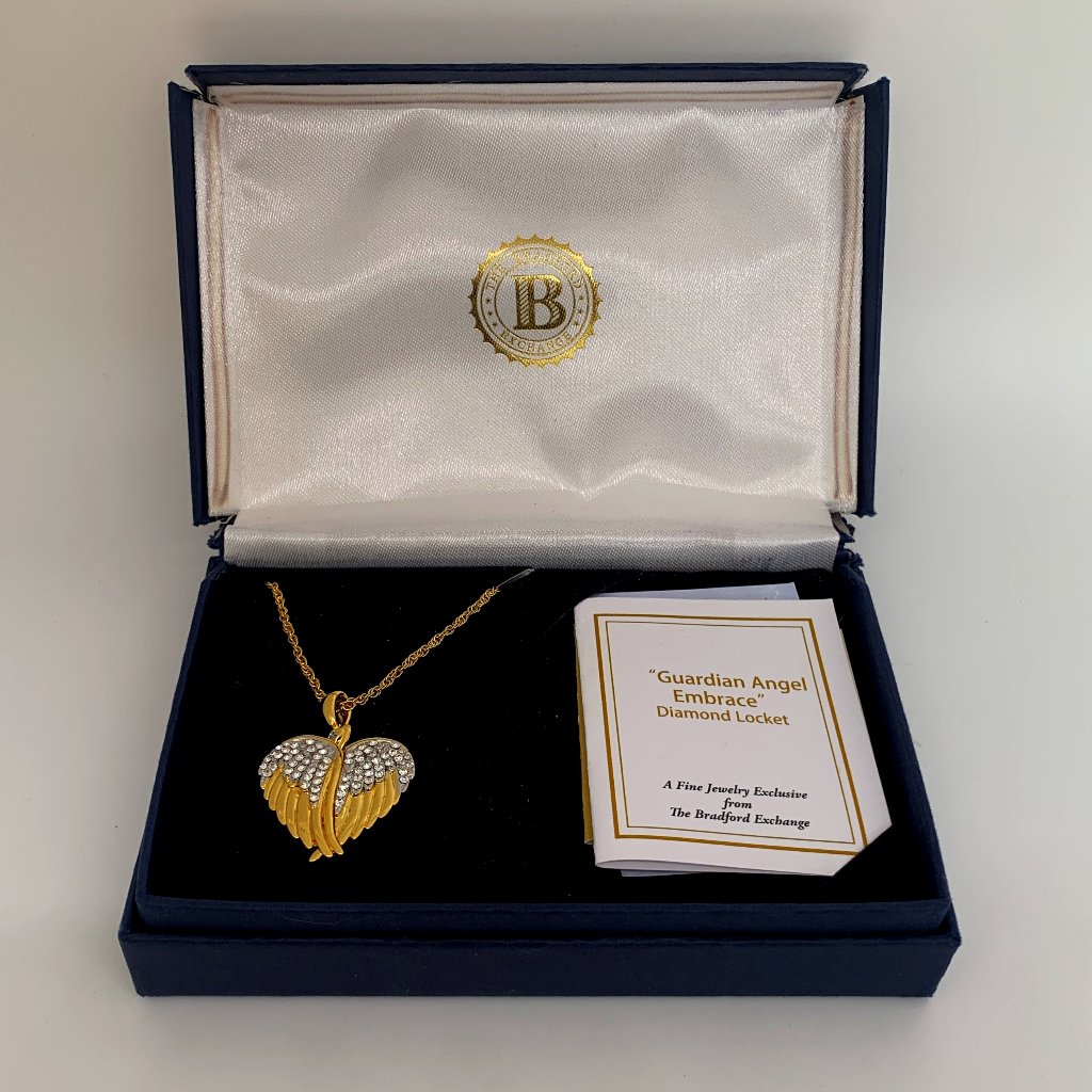 Bradford Exchange Guardian Angel Embrace Swarovski Crystal Necklace (Box Flaws*)